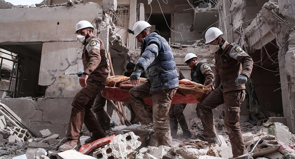 Στήνεται προβοκάτσια εισβολής στη Συρία: Ανέβηκε το σκηνοθετημένο βίντεο «χημικής επίθεσης» από τα Λευκά Κράνη – Έρχονται εξελίξεις